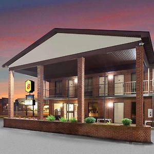 Super 8 By Wyndham Sandusky